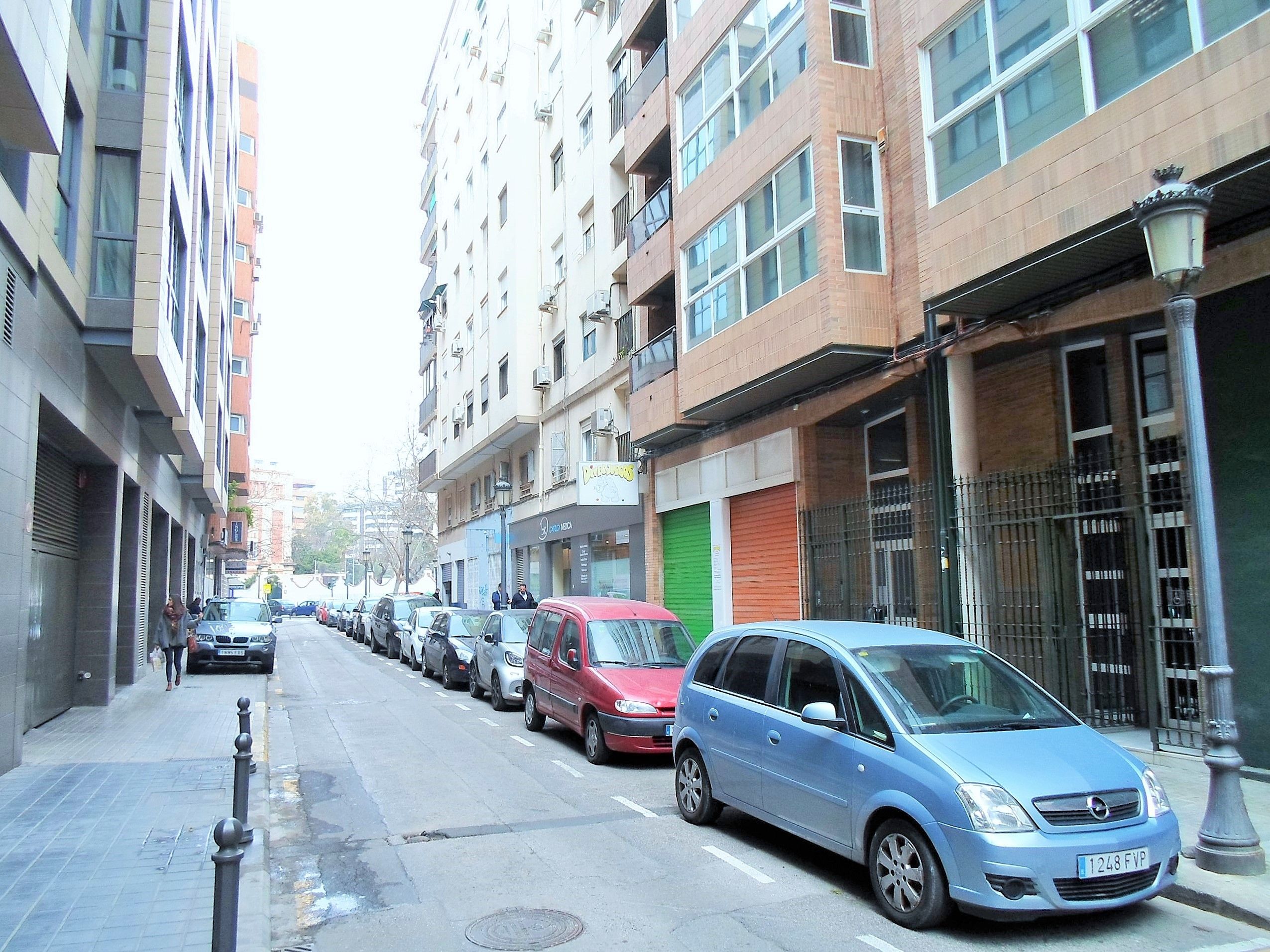Garage to rent in Carrer del Periodista José Ombuen, 1, Exposició