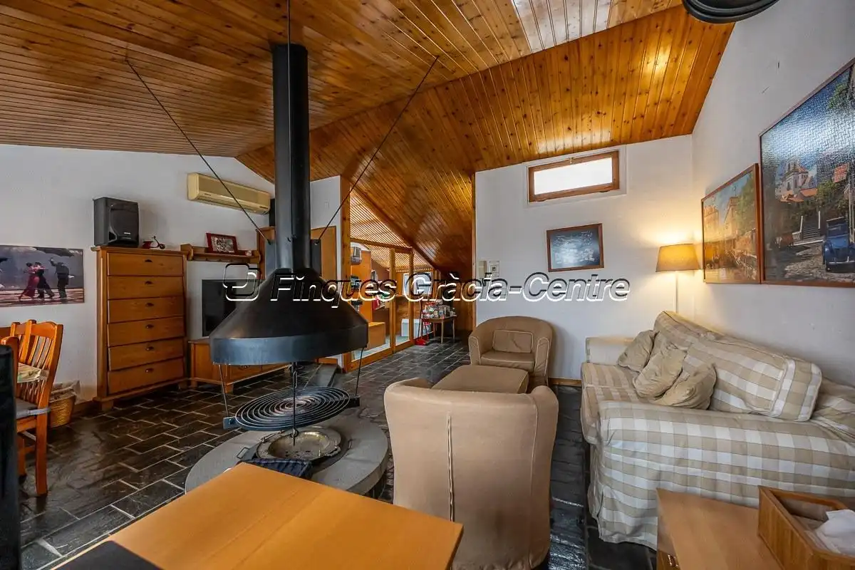 Sala d'estar de Casa adosada en venda en Sabadell amb Aire condicionat, Calefacció i Parquet