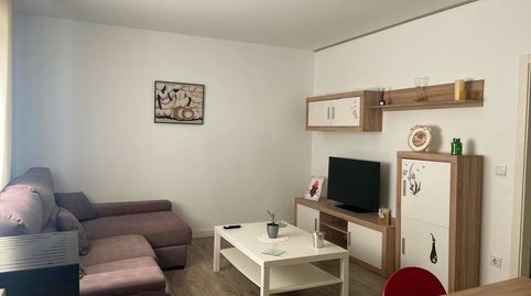 Foto 2 de Apartamento de alquiler en Coiro, Cangas