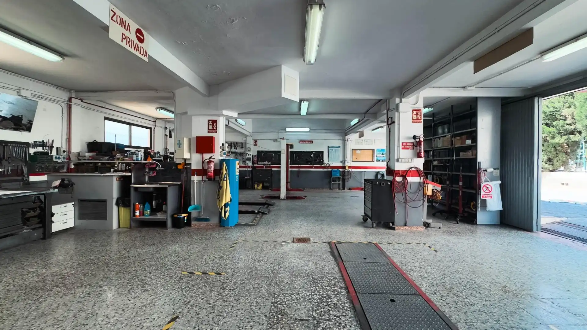 Geschaftsraum zum Verkauf in Benidorm mit Terrasse