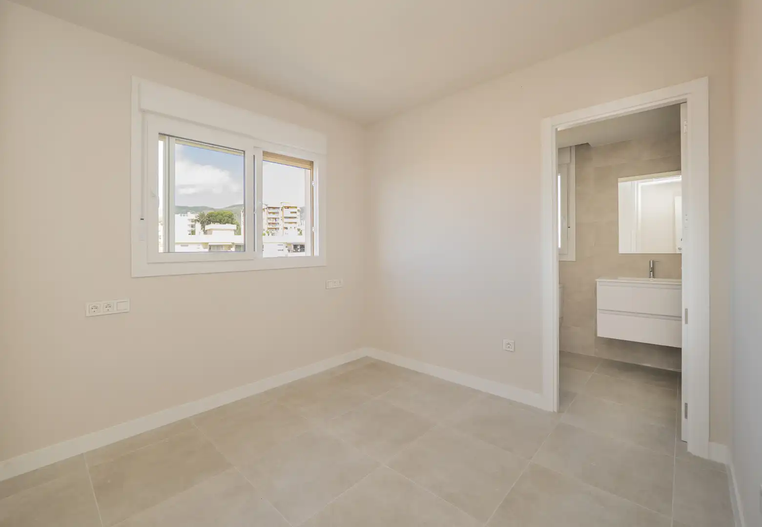 Habitación de Ático en venta en Torremolinos con Aire acondicionado, Calefacción y Terraza