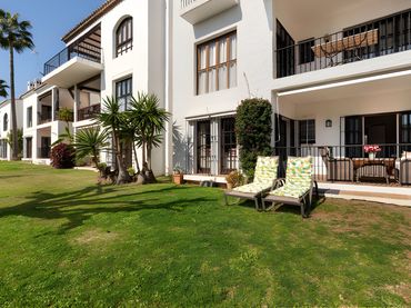 Piano terra con piscina in vendita a Nueva Andalucía