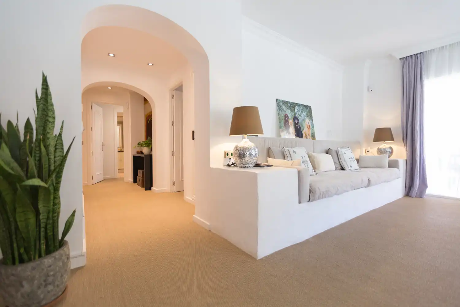 Wohnzimmer von Wohnungen zum Verkauf in Marbella mit Klimaanlage, Privatgarten und Terrasse