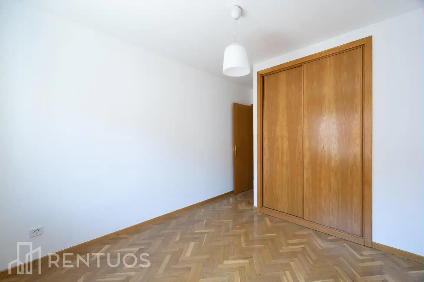 Bedroom of Flat for rent in Madrid  with Air Conditioner, Heating and Parquet flooring
