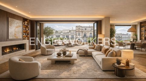 Espectacular dúplex exterior para reforma integral en Los Jerónimos con plazas de garaje y trasteros en finca.