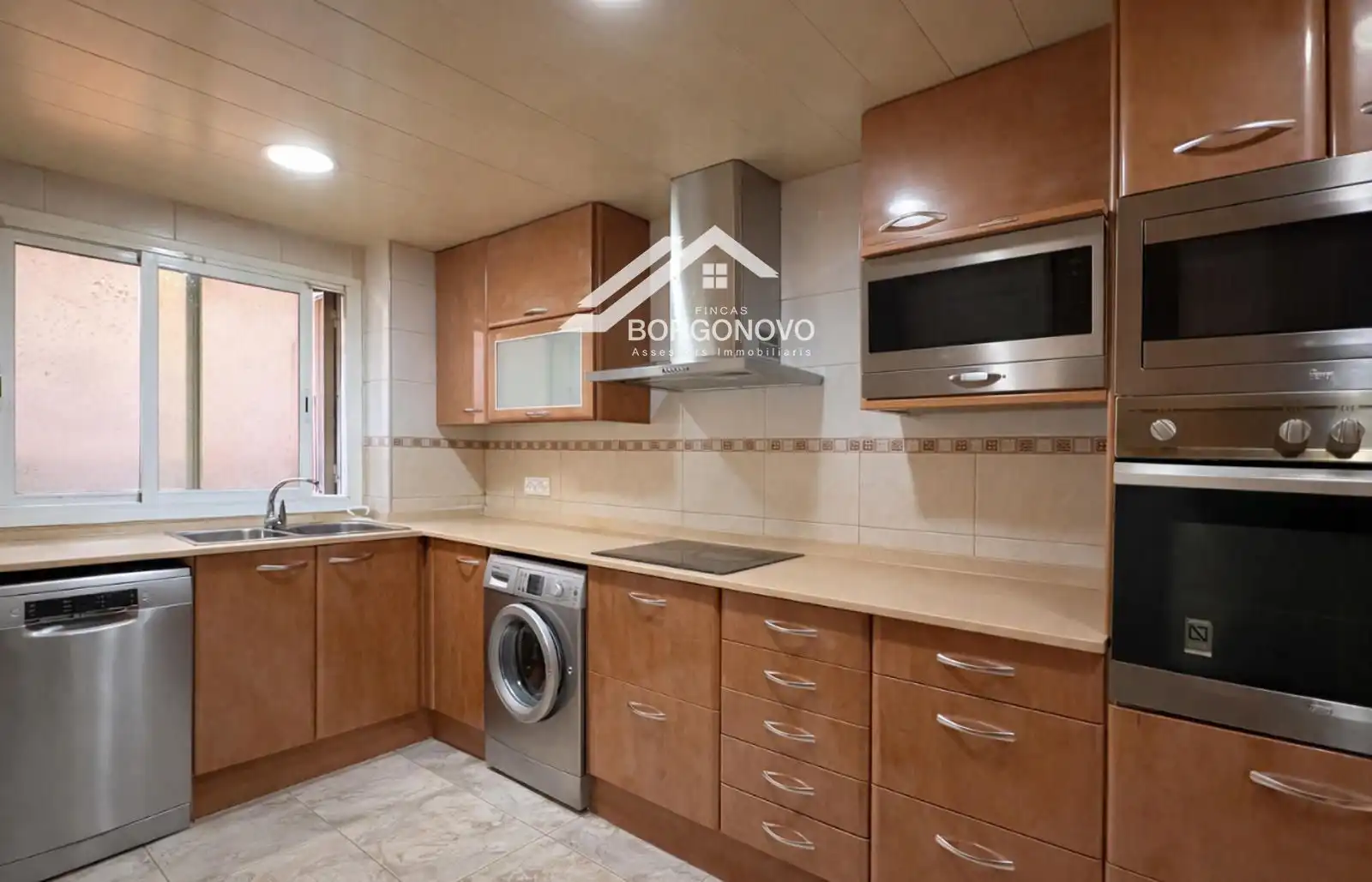 Küche von Wohnung zum Verkauf in Barcelona mit Klimaanlage, Heizung und Terrasse