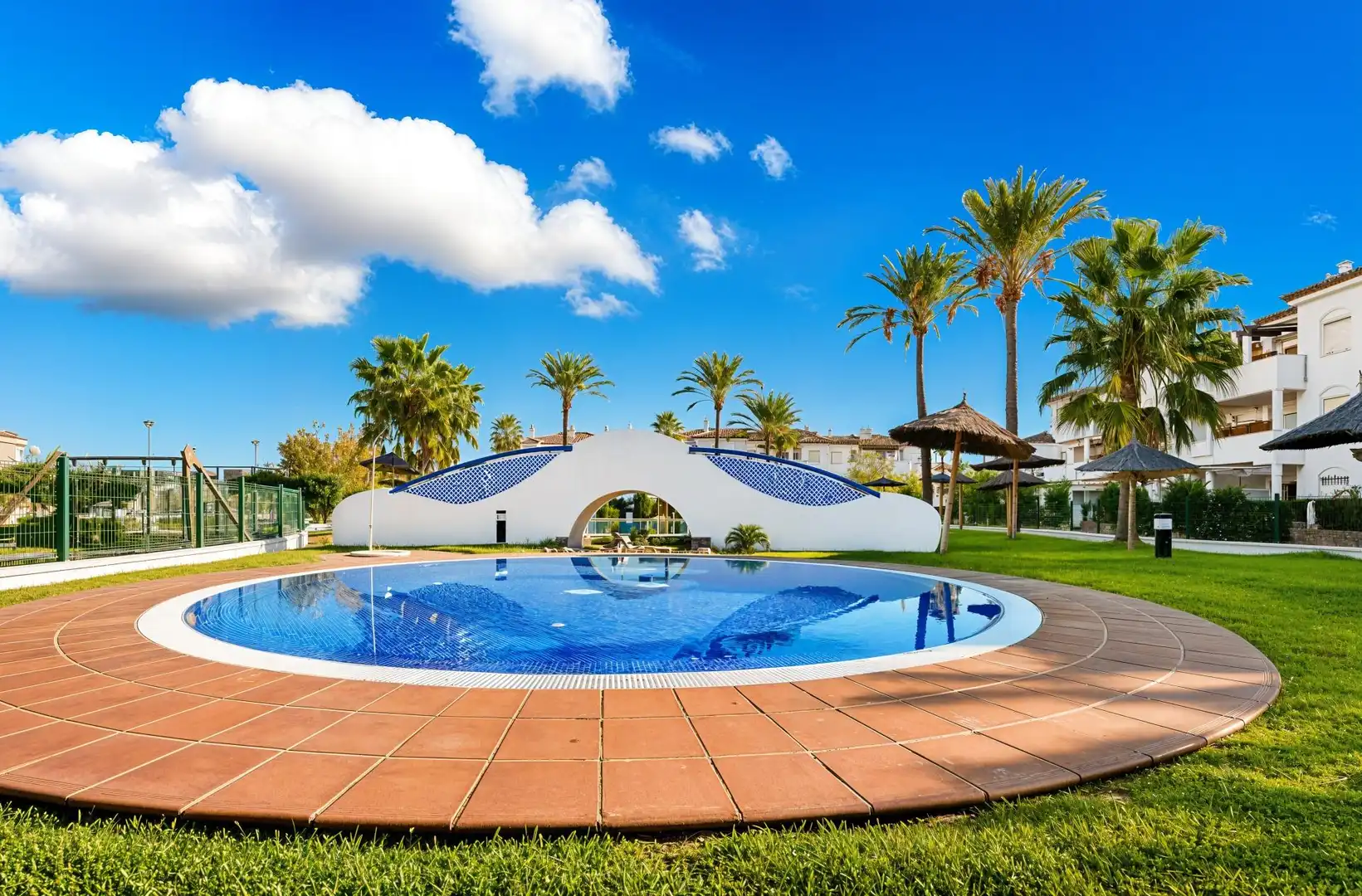 Piscina de Garaje en venta en Chiclana de la Frontera