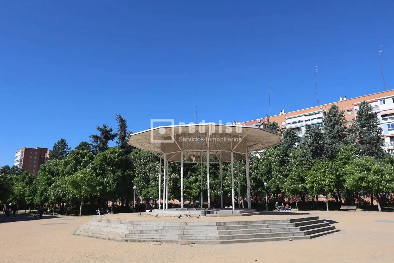 Vista exterior de Piso en venta en Madrid con Calefacción, Parquet y Terraza
