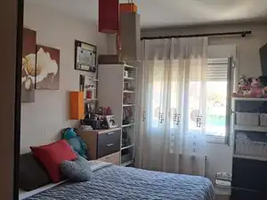 Habitación de Casa adosada en venta en Modúbar de la Emparedada con Calefacción, Jardín privado y Trastero