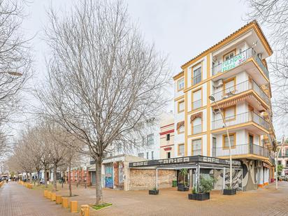 Exterior view of Flat for sale in  Sevilla Capital  with Air Conditioner, Heating and Terrace