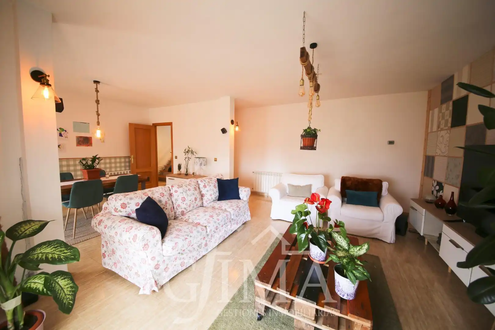 Sala d'estar de Dúplex en venda en Tomelloso amb Aire condicionat, Calefacció i Terrassa