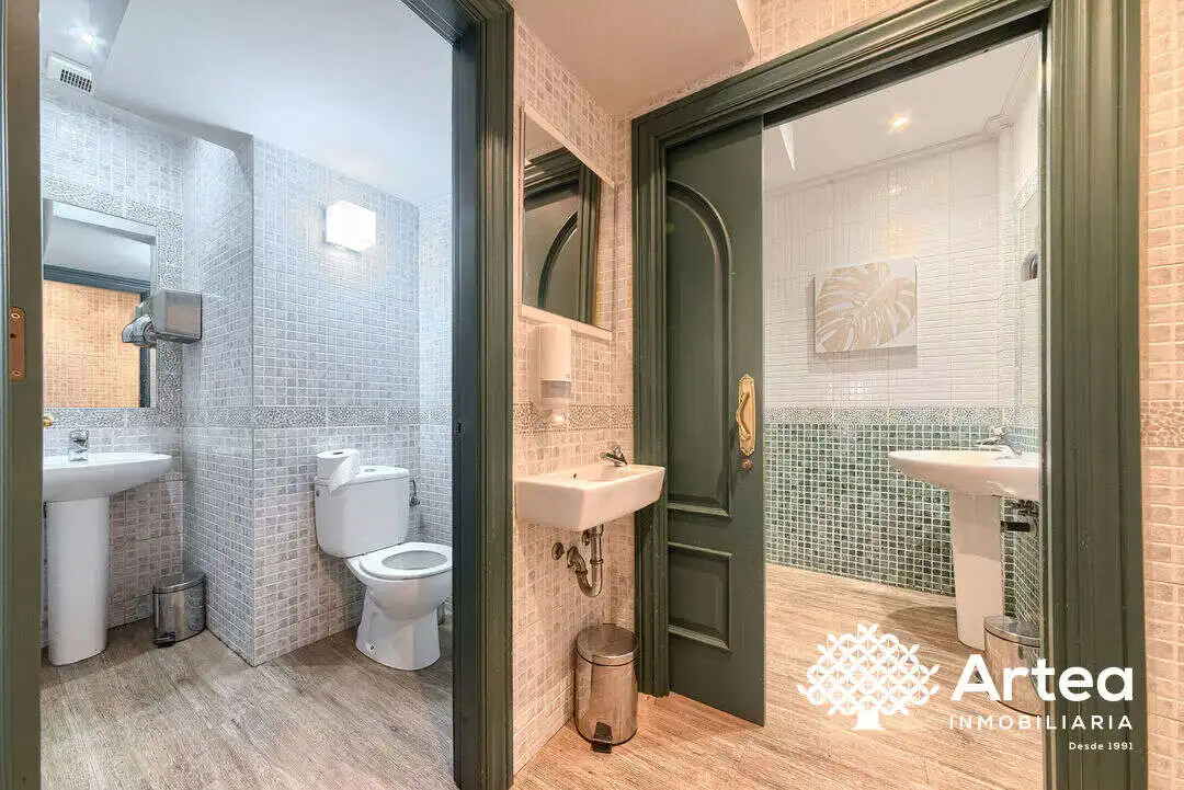 Badezimmer von Geschaftsraum zur Miete in Bilbao  mit Klimaanlage und Möbliert