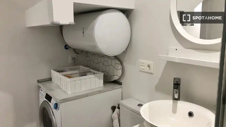 Room in Universidad - Tenerías