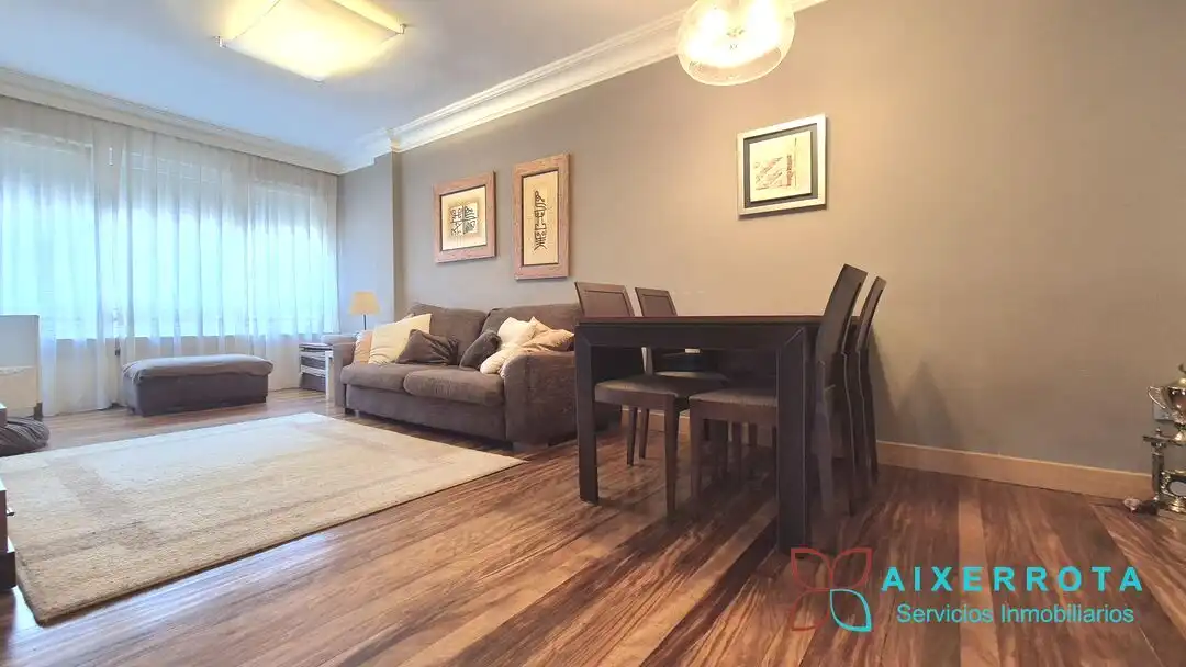 Living room of Flat for sale in Getxo   with Heating and Storage room