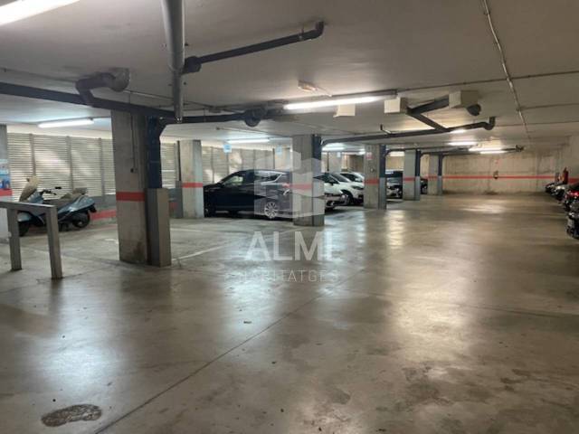 Garaje en Venta en Calle Fernando Pessoa en Sant Andreu de Palomar