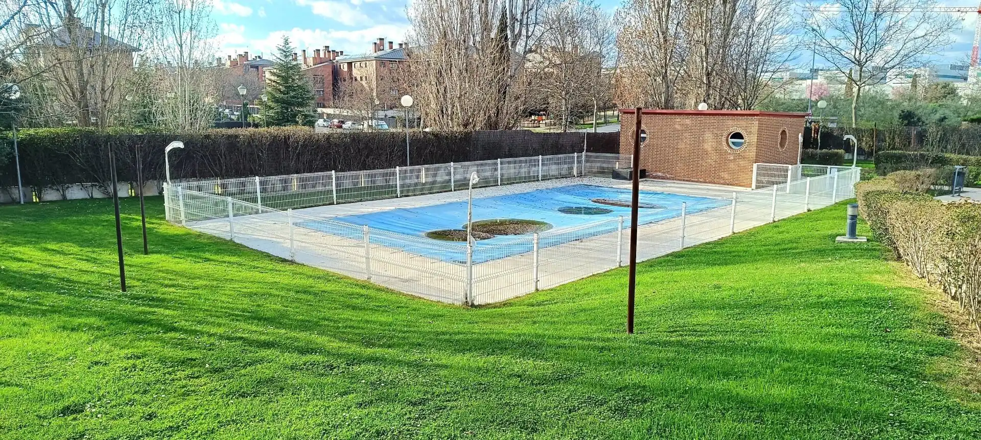 Piscina de Pis en venda en Las Rozas de Madrid amb Calefacció, Terrassa i Piscina comunitària
