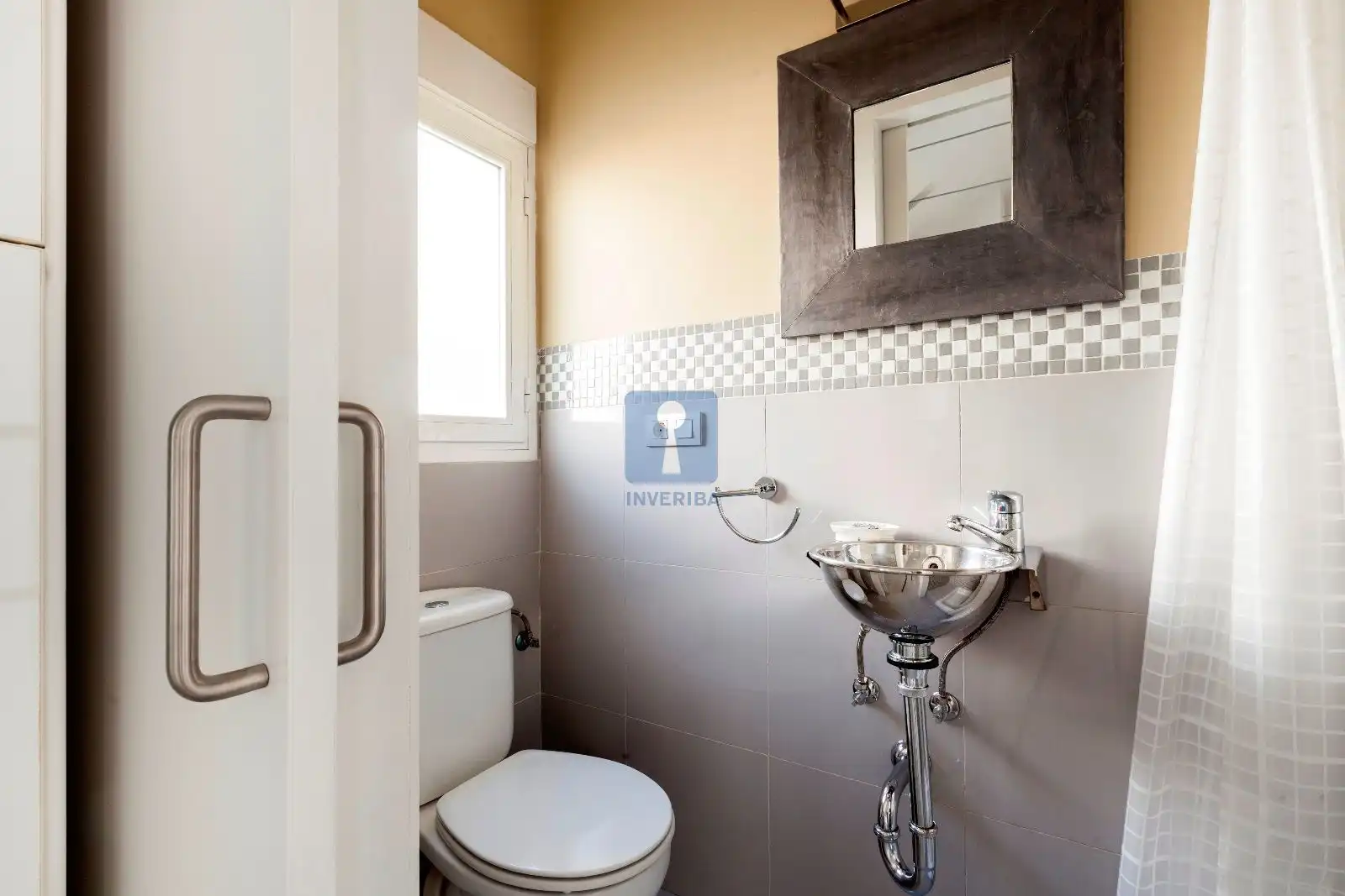 Bathroom of Attic for rent in Madrid  with Air Conditioner, Heating and Storage room