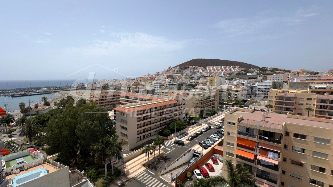 Vista exterior de Apartament en venda en Arona amb Terrassa i Piscina comunitària