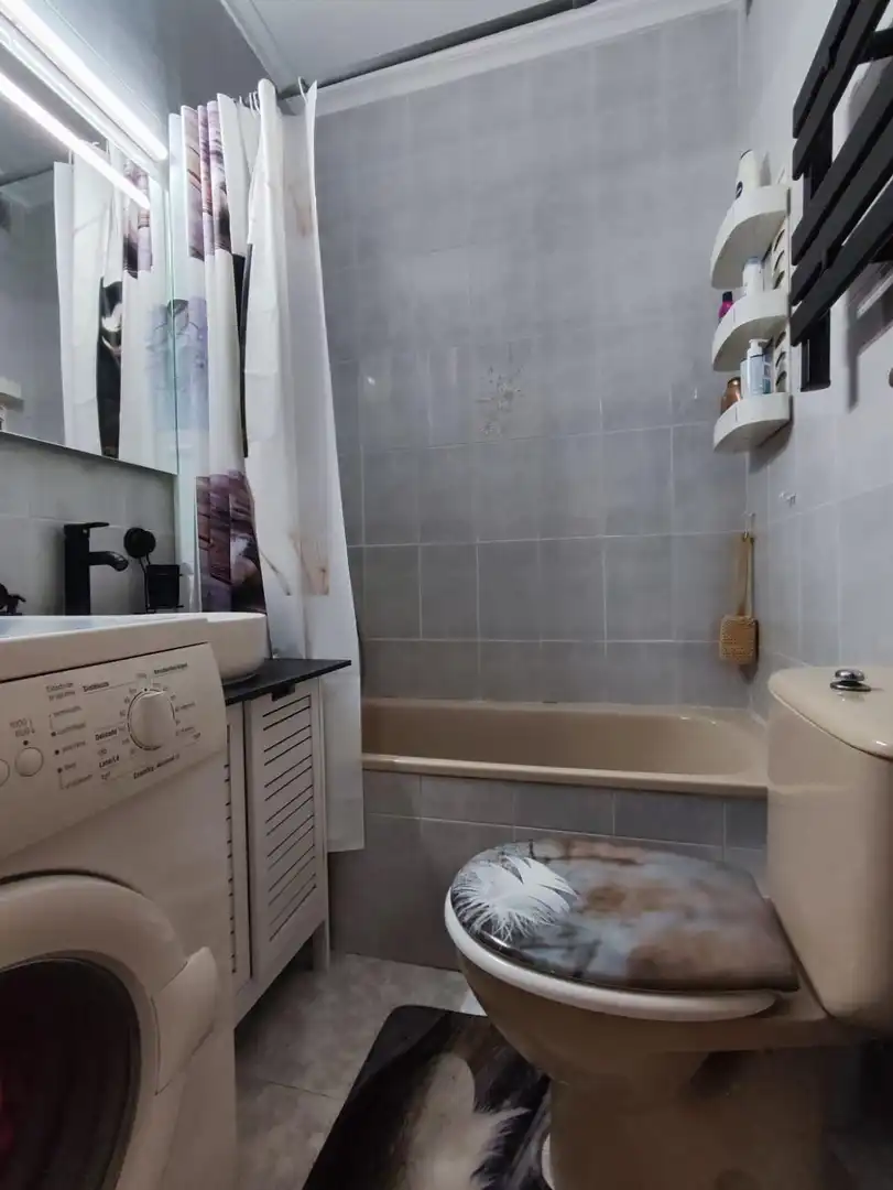 Bany de Apartament de lloguer en Torrevieja amb Aire condicionat, Calefacció i Terrassa