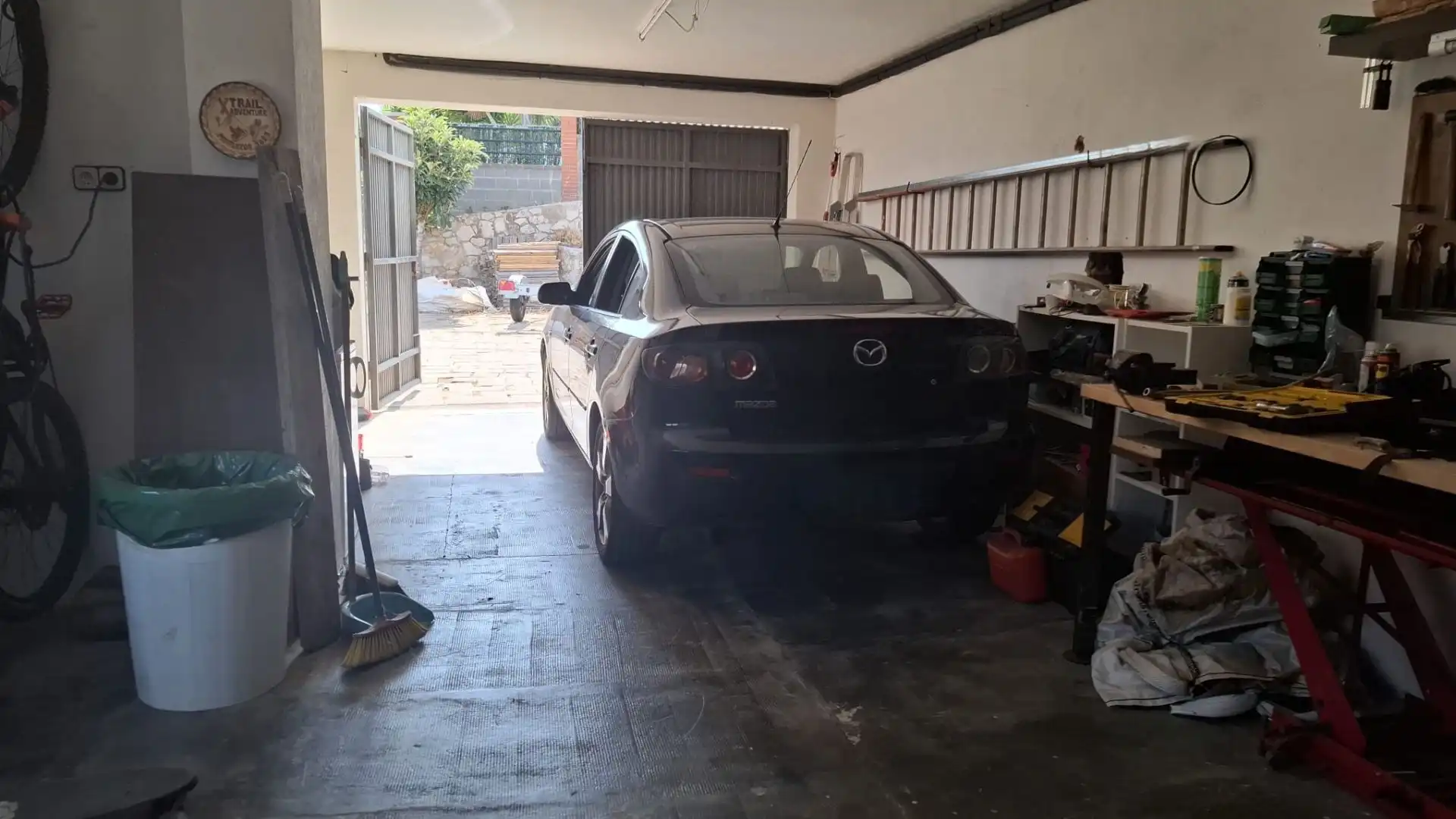 Aparcament de Casa o xalet en venda en Vallirana amb Calefacció