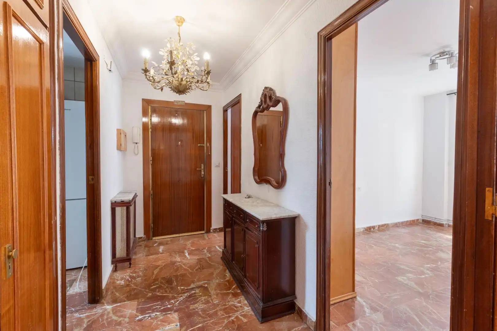 Piso en venta en Granada con Calefacción y Terraza