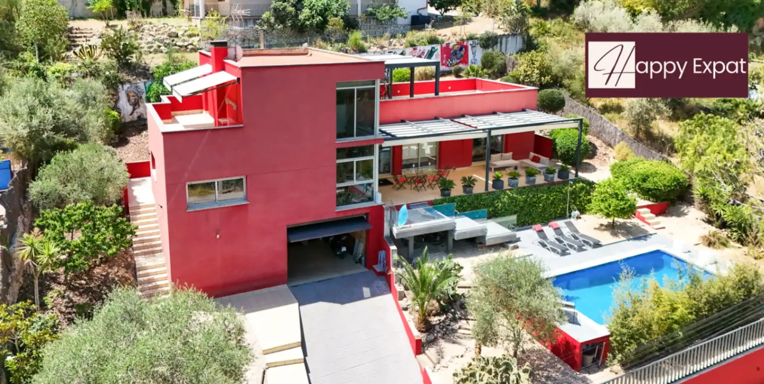 Detached house with terrace for sale in Olivella