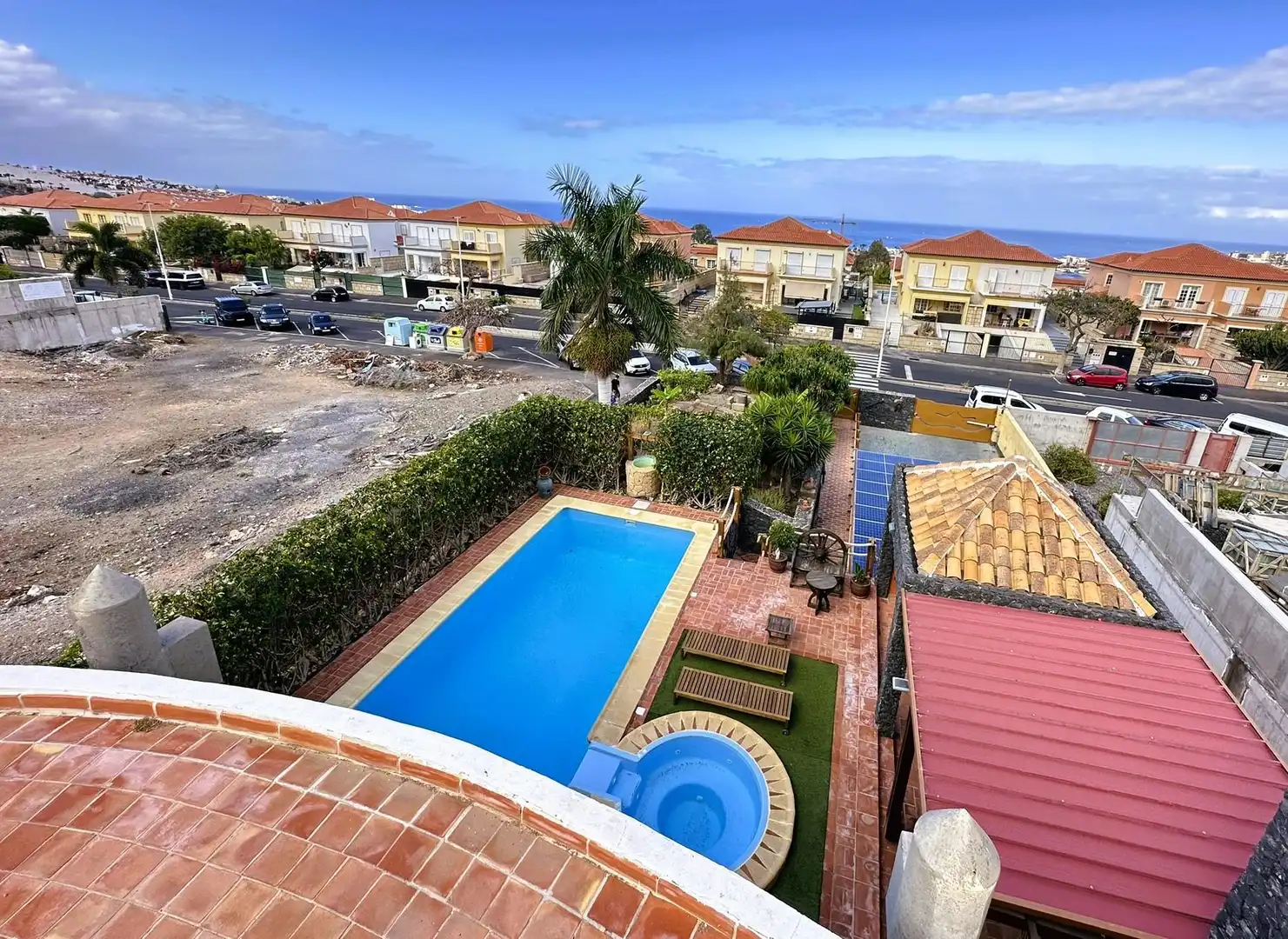 Vista exterior de Casa o xalet en venda en Adeje amb Aire condicionat, Calefacció i Jardí privat