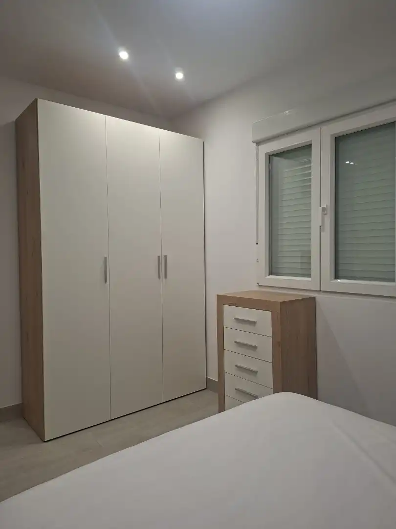 Bedroom of Flat for rent in Granada  with Air Conditioner, Heating and Furnished
