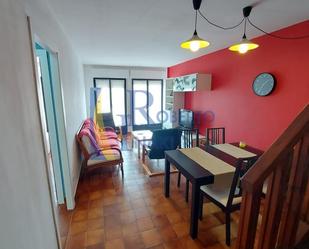 Sala d'estar de Dúplex en venda en Villamañán amb Piscina