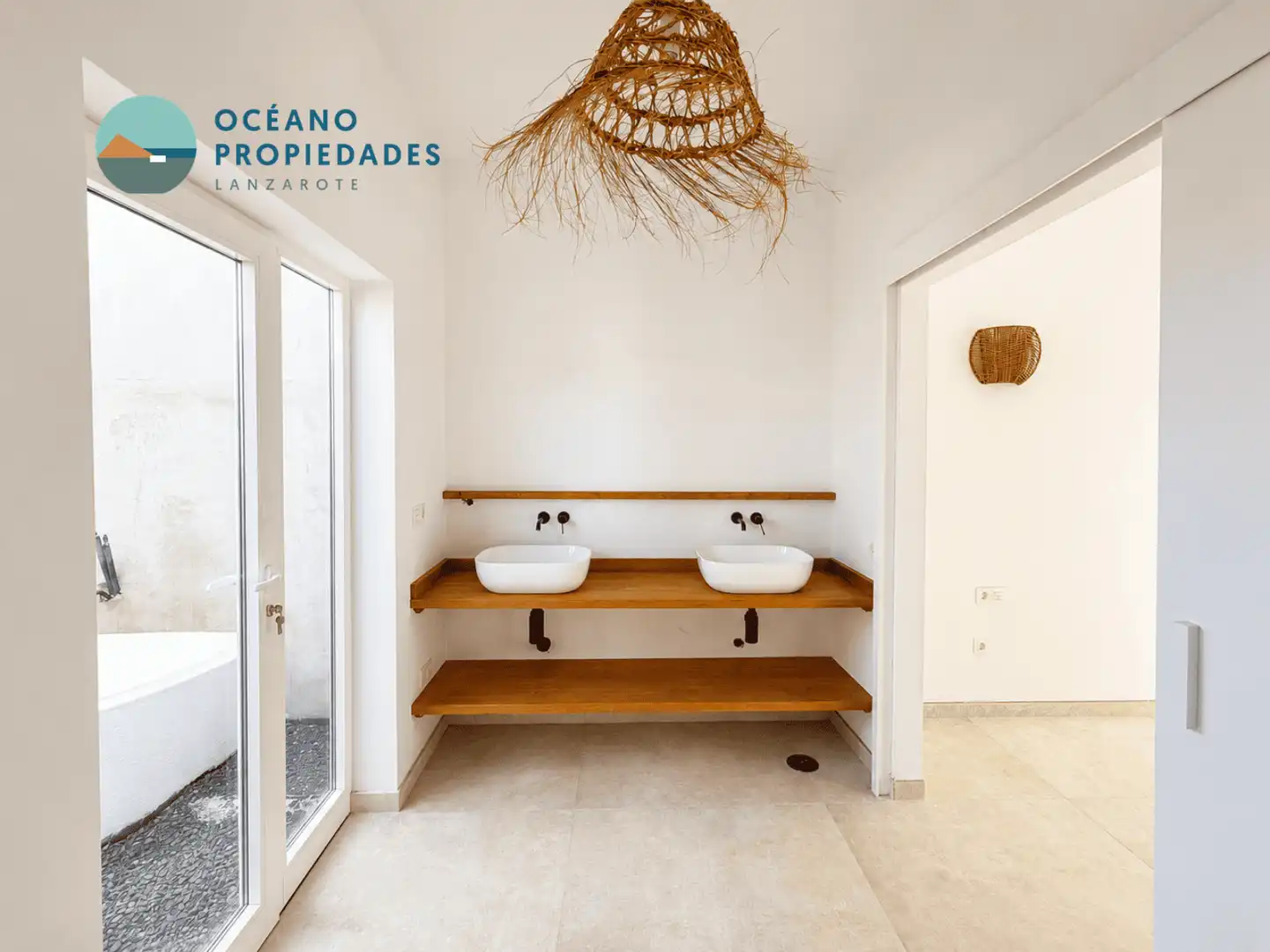 Bathroom of Houses for sale in Haría  with Private garden and Swimming Pool