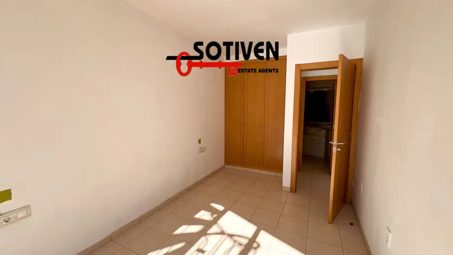 Habitación de Apartamento en venta en Santiago del Teide con Terraza, Balcón y Piscina comunitaria