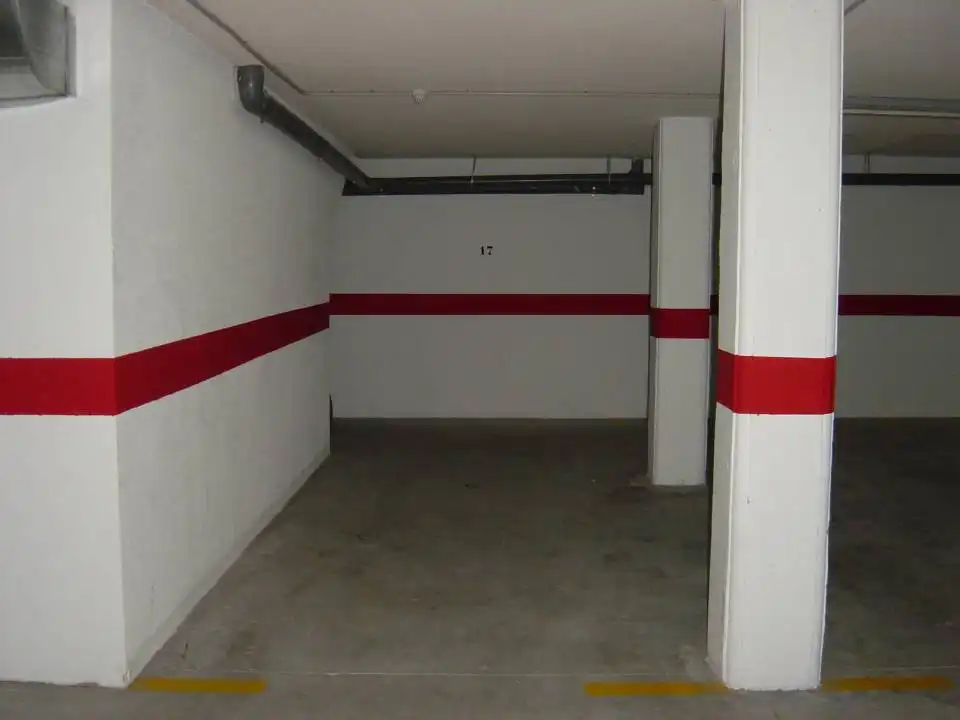 Parkplatz zum Verkauf in Calle Cuatro Caminos 1, imagen 2