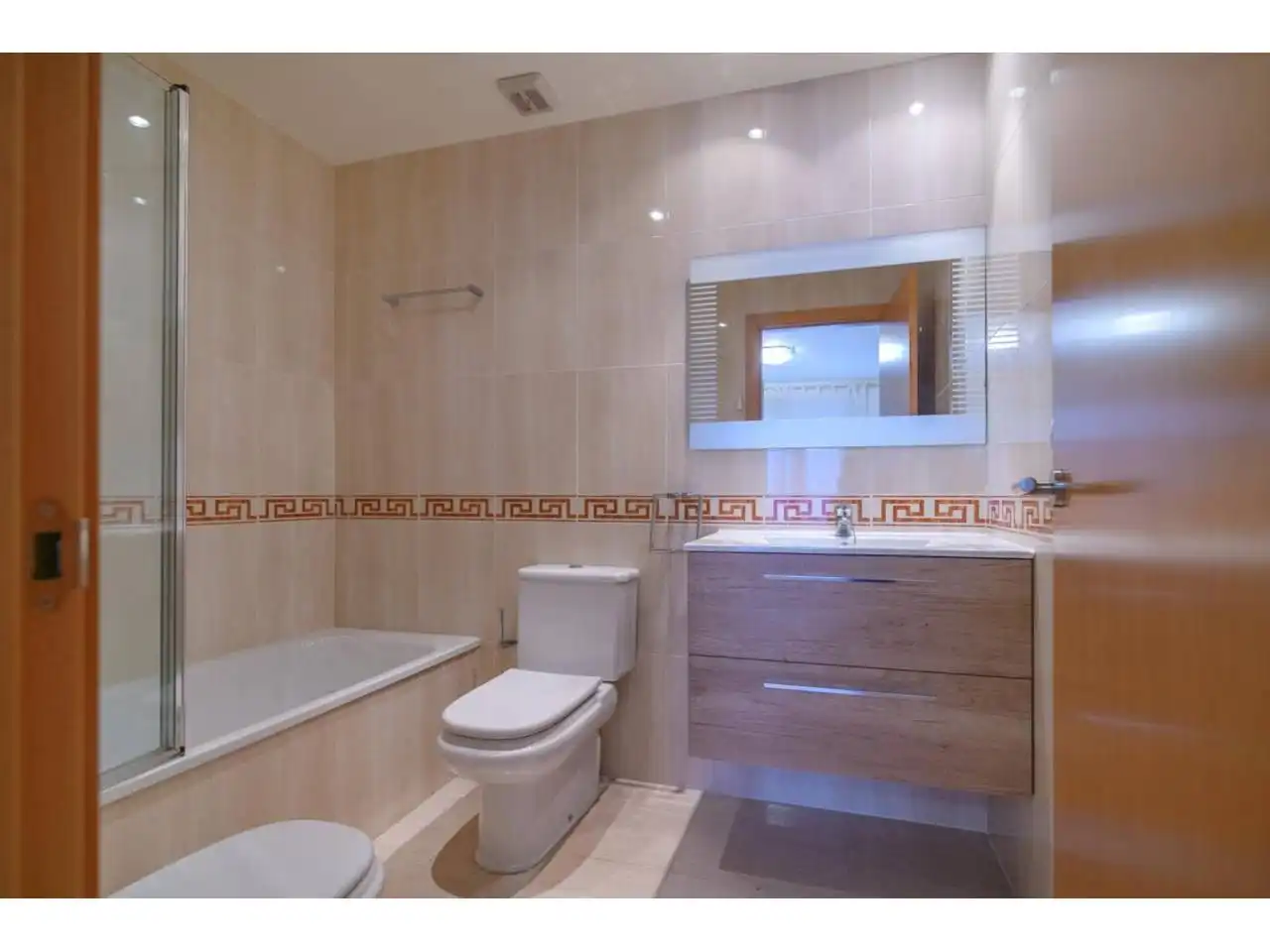 Baño de Piso en venta en Tossa de Mar con Aire acondicionado, Calefacción y Balcón