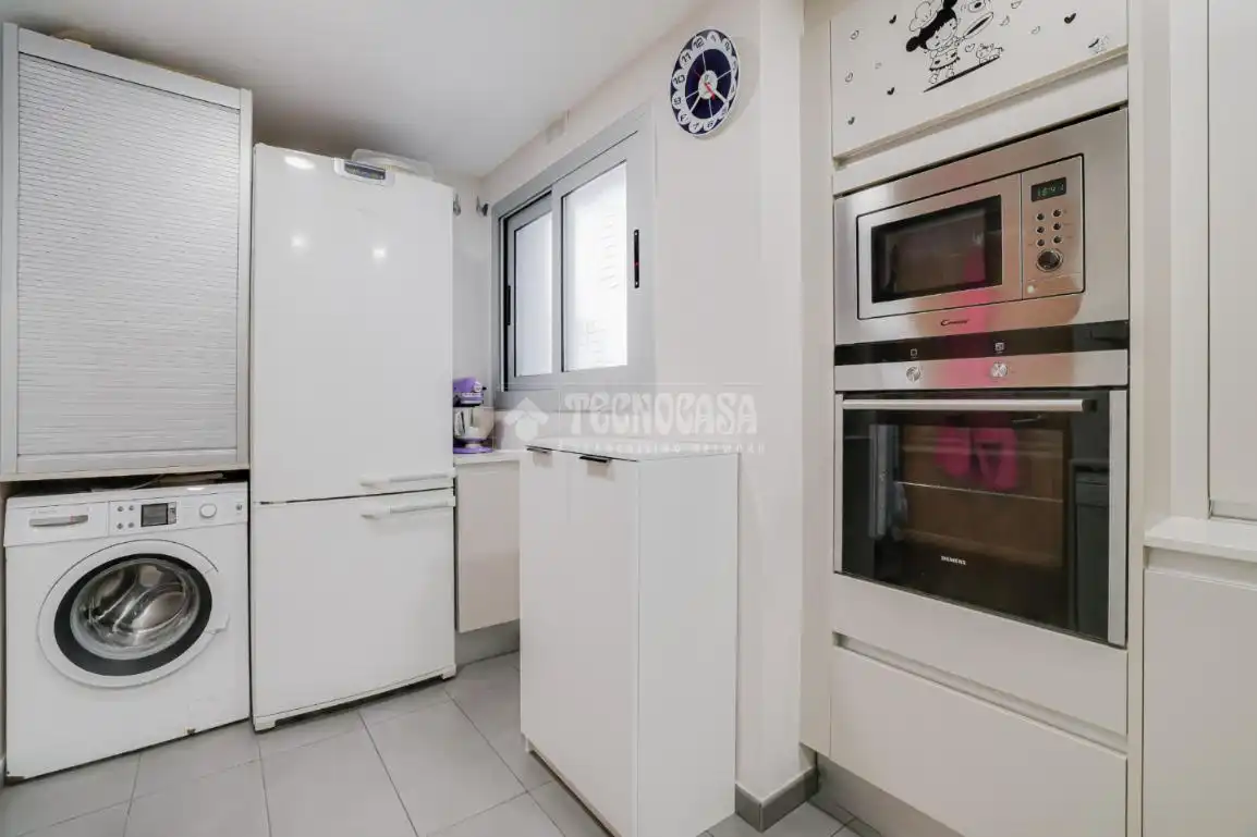 Cocina de Piso en venta en L'Hospitalet de Llobregat con Aire acondicionado, Calefacción y Balcón