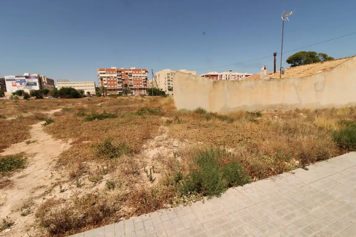 Terreno residencial en venta en Carrer Formentera del Segura
