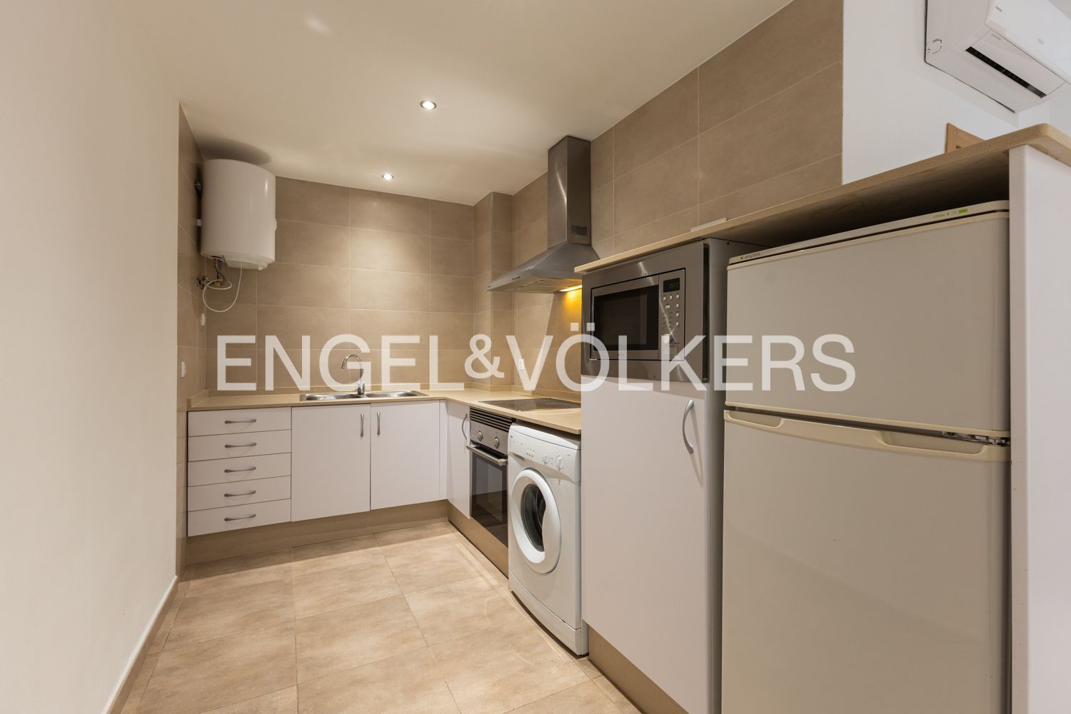 Cuina de Pis de lloguer en  Valencia Capital amb Aire condicionat, Calefacció i Balcó