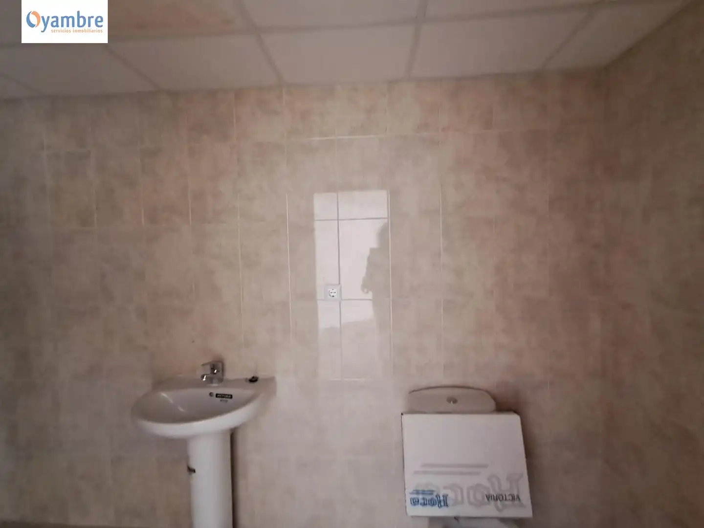 Bany de Oficina en venda en Ampuero
