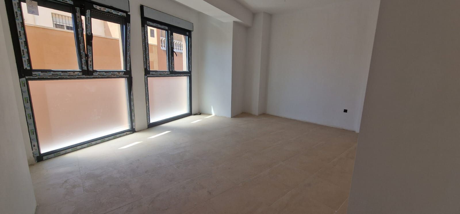 Dormitori de Pis en venda en  Almería Capital amb Piscina