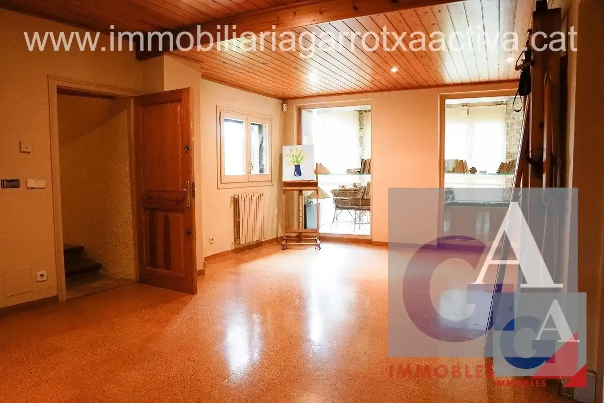 Casa rústica amb terrassa en venda a Sant Joan Les Fonts, imagen 37