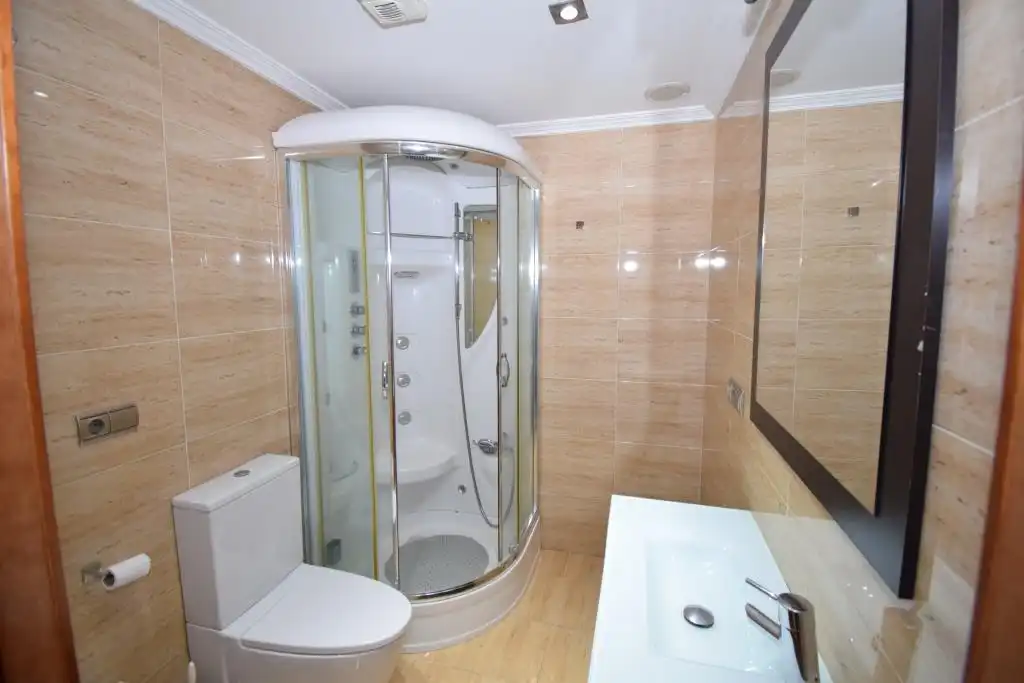 Baño de Apartamento en venta en A Coruña Capital  con Calefacción, Trastero y Amueblado