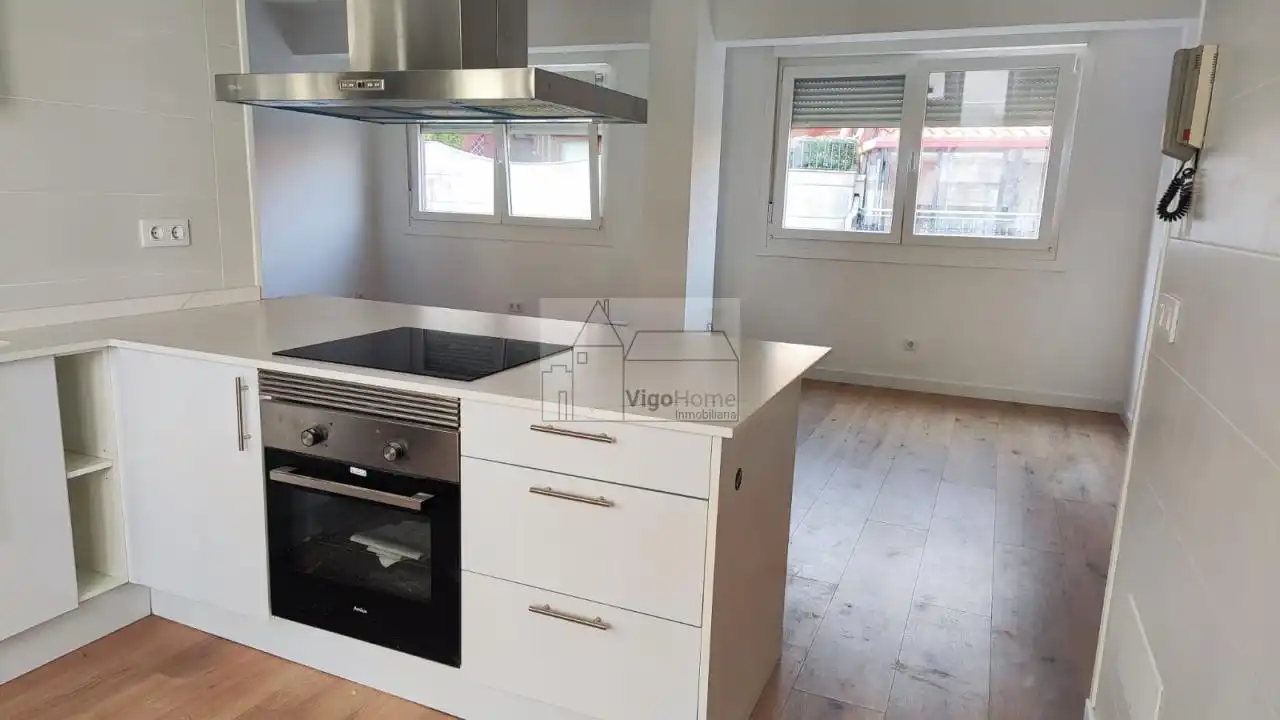 Kitchen of Flat for rent in Vigo   with Heating and Storage room