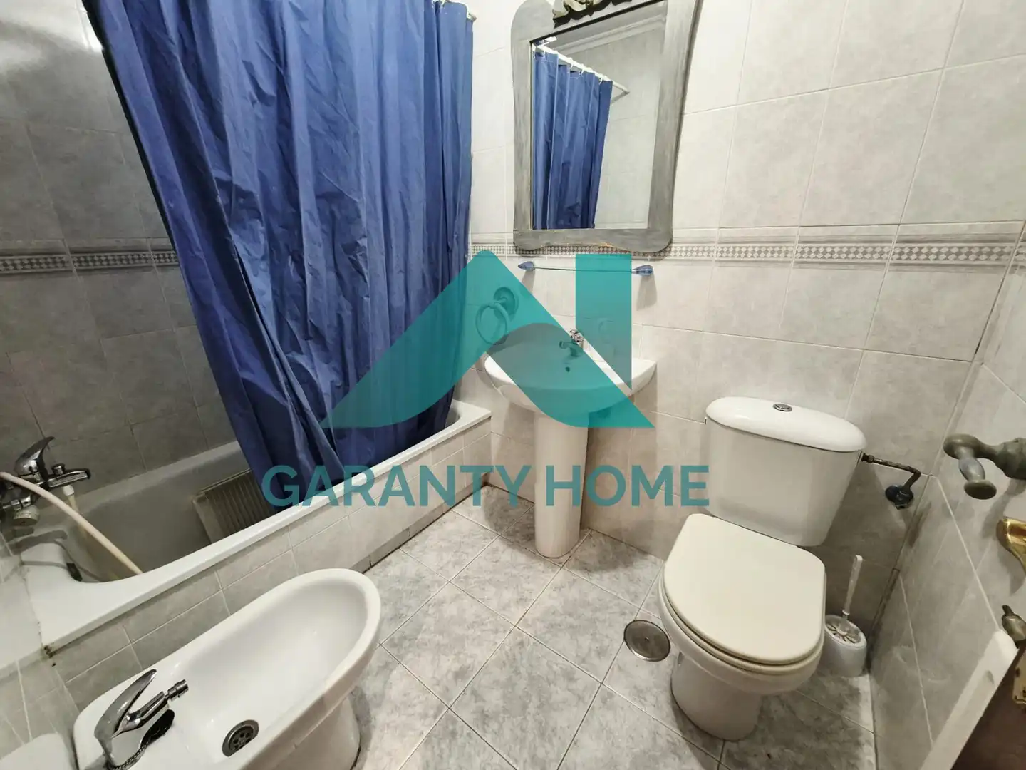 Baño de Piso en venta en Cáceres con Terraza, Trastero y Amueblado
