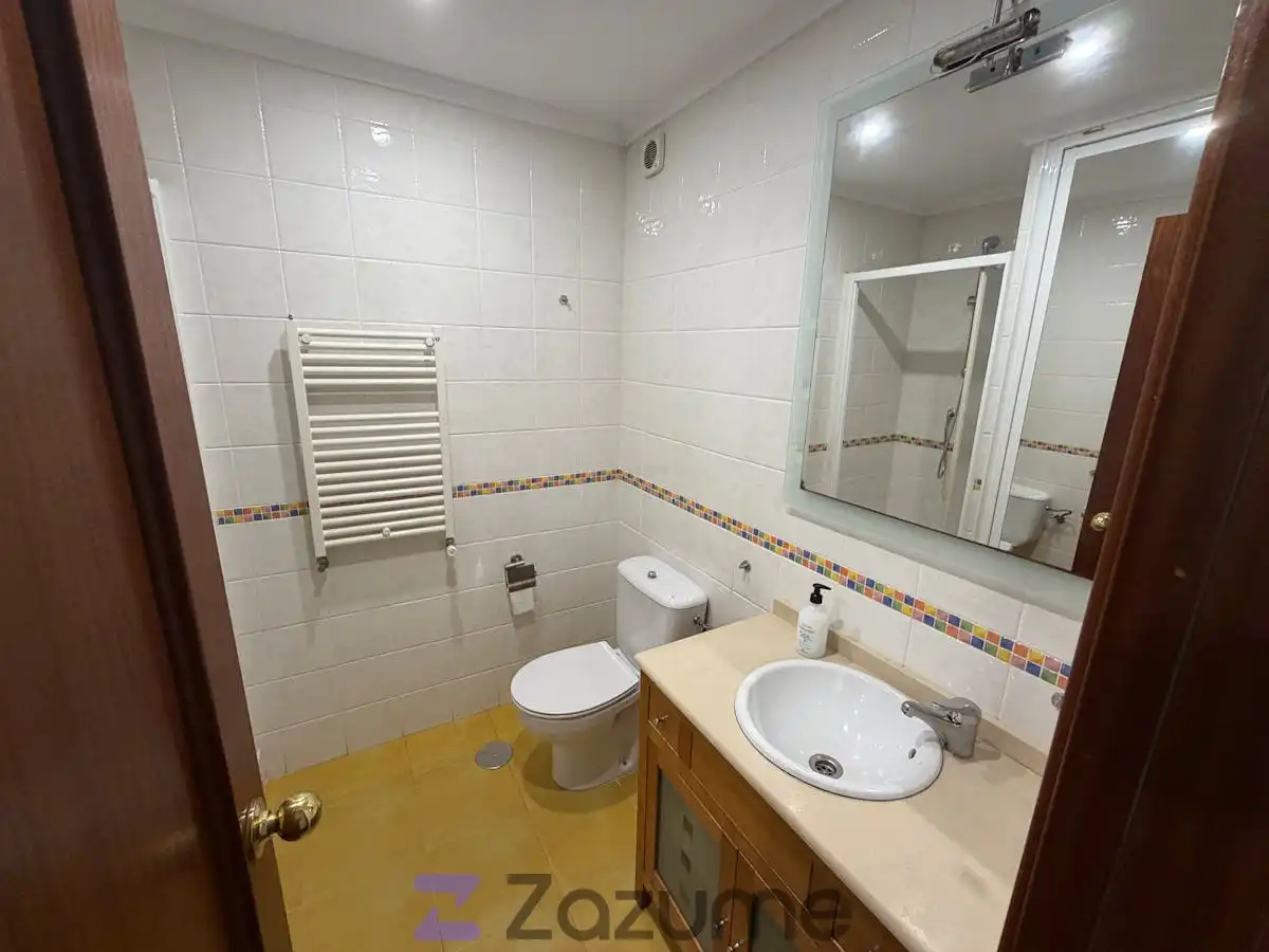Bathroom of Flat for rent in Santander  with Heating, Parquet flooring and Storage room