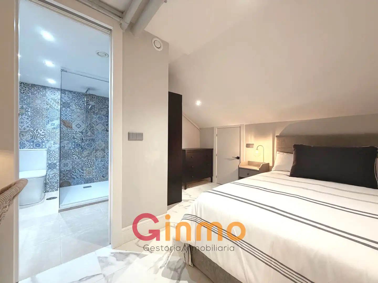 Schlafzimmer von Wohnung zur Miete in Madrid mit Klimaanlage, Heizung und Möbliert