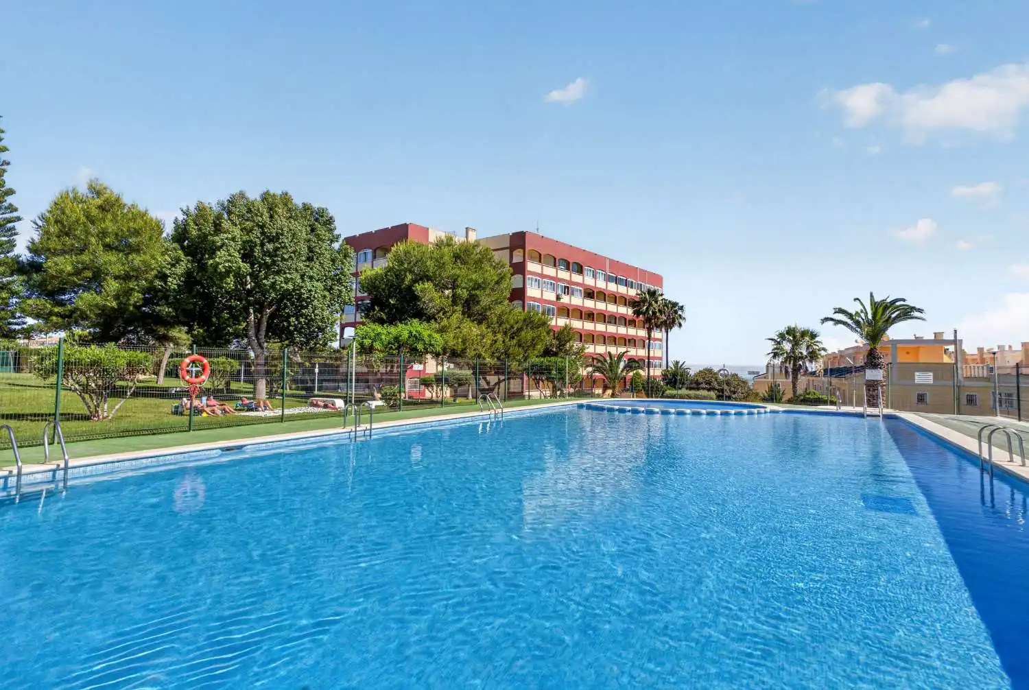 Piscina de Apartamento en venta en Torrevieja con Aire acondicionado, Calefacción y Terraza