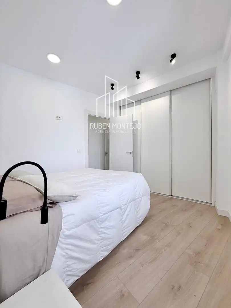 Bedroom of Flat for rent in Salamanca  with Heating, Terrace and Furnished