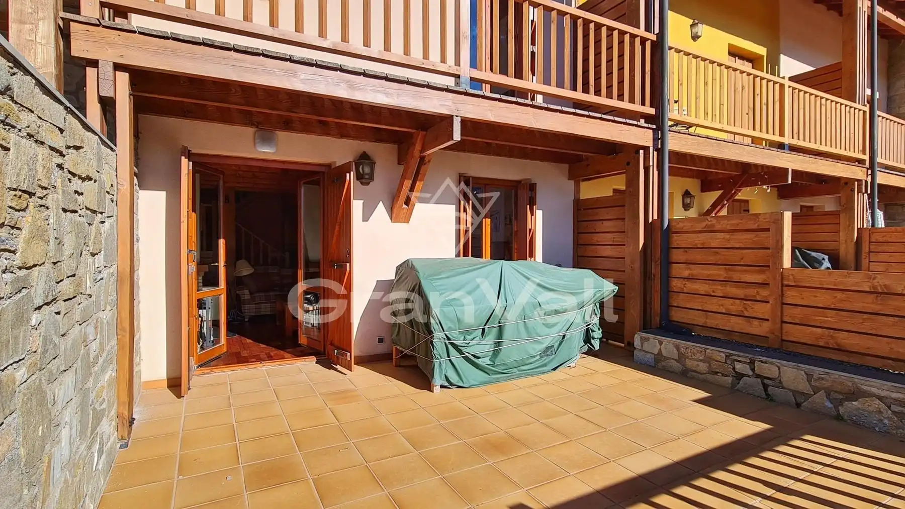 Terrasse von Einfamilien-Reihenhaus zum Verkauf in Osséja mit Heizung, Parkett und Terrasse