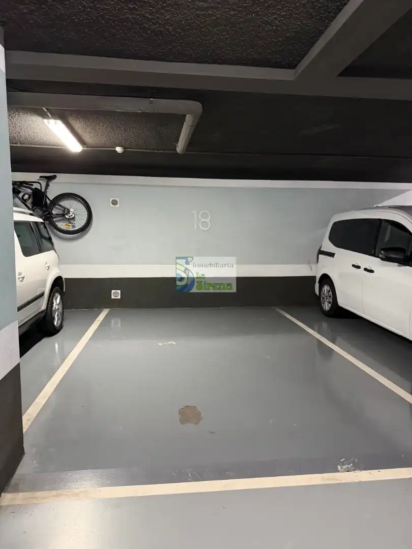 Parking de Piso en venta en Castro-Urdiales con Calefacción, Terraza y Piscina