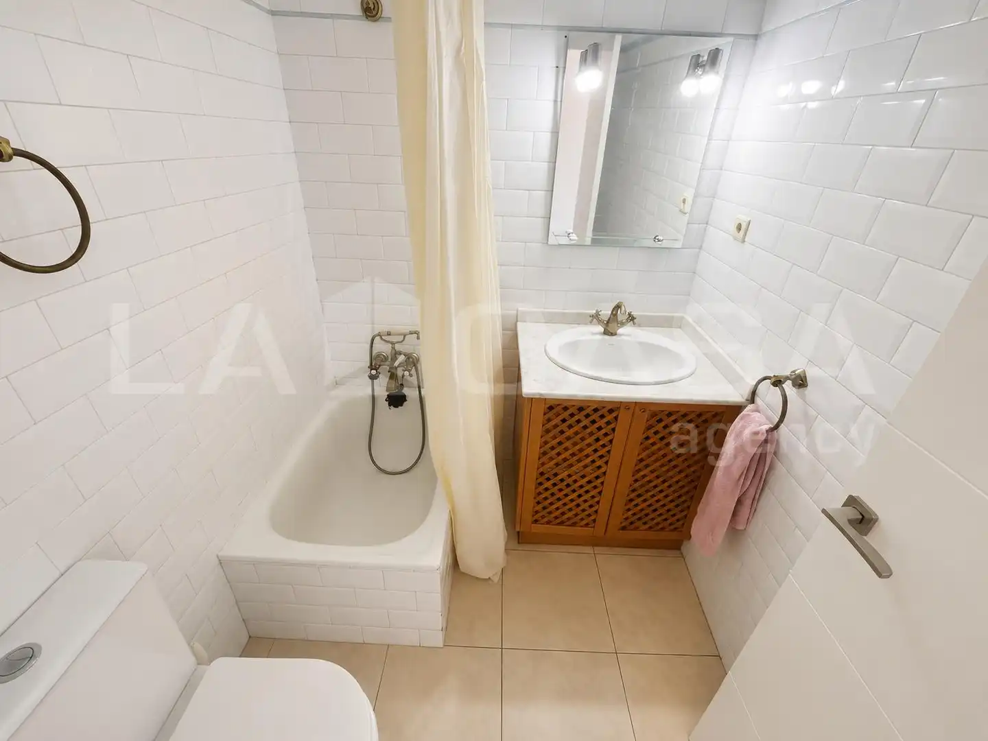Bathroom of Detached homes for sale in La Roca del Vallès  with Air Conditioner, Heating and Private garden