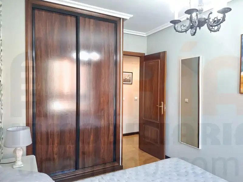 Bedroom of Flat for rent in Oviedo   with Heating, Storage room and Furnished